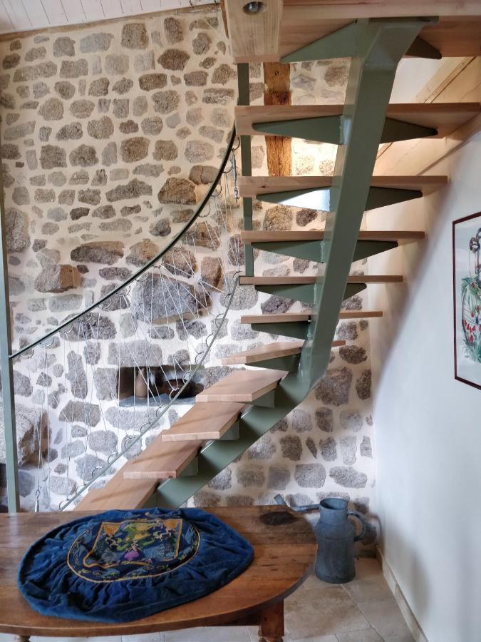 Les Fayettes Hotel Montregard Buitenkant foto